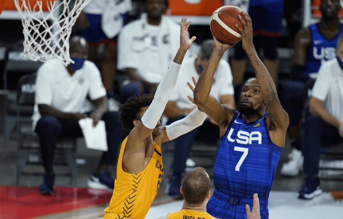 阿根廷男篮力克希腊男篮，萨姆·米切尔三分雨点燃全场