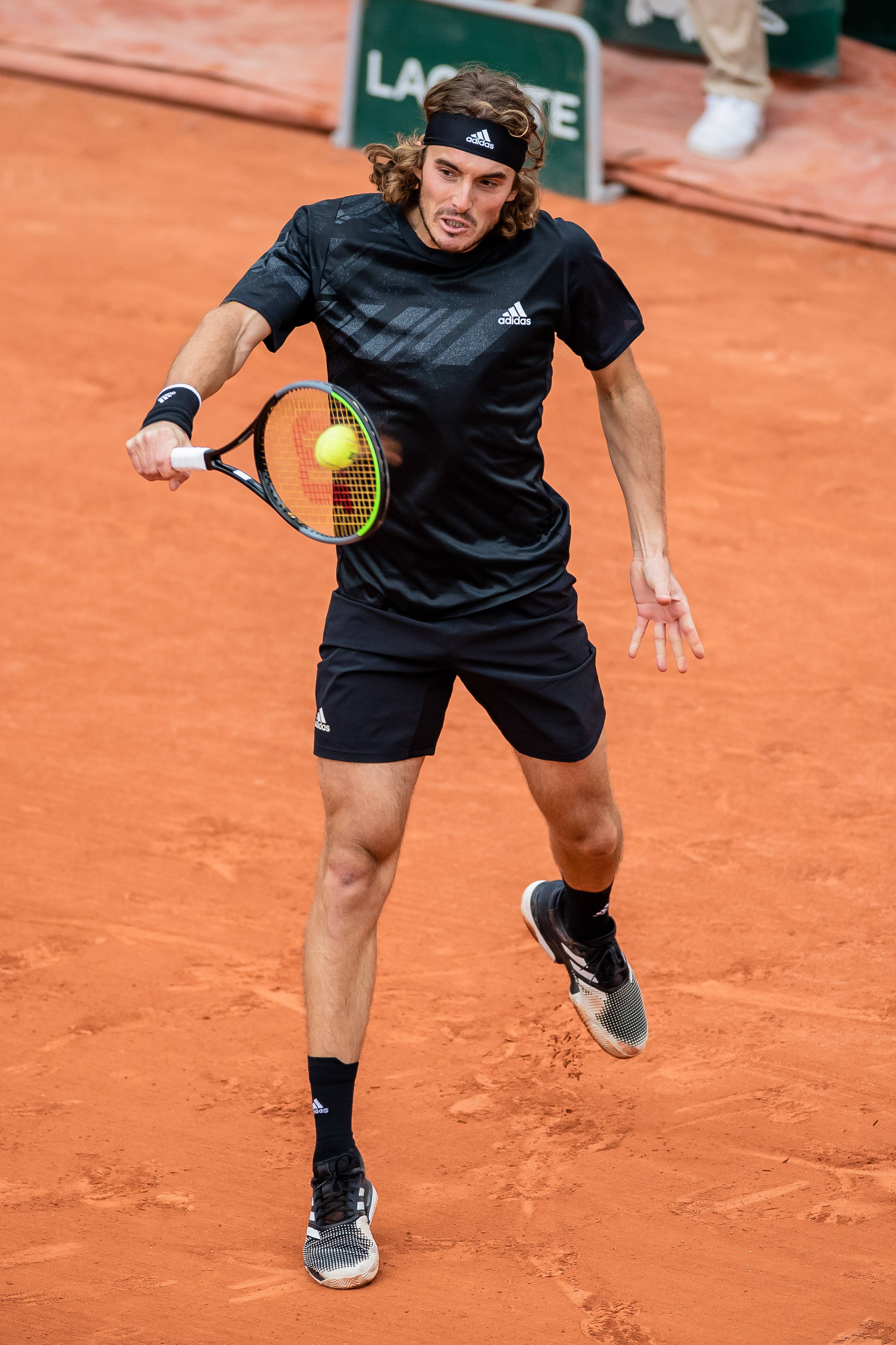 欧洲网球队轻取澳大利亚网球队，西西帕斯绝境逆转