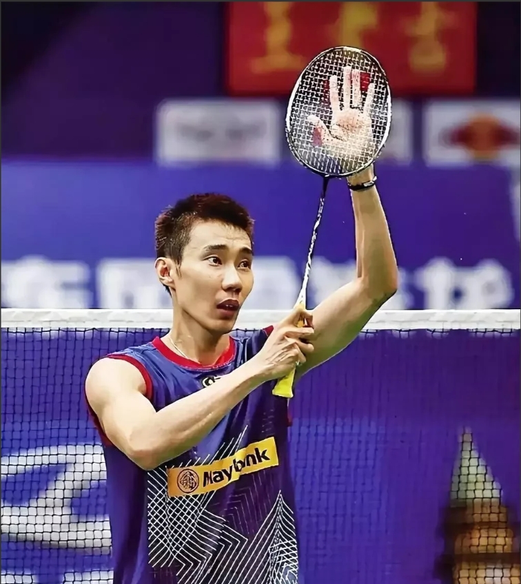 中国羽毛球队翻盘印尼羽毛球队，李宗伟完成帽子戏法