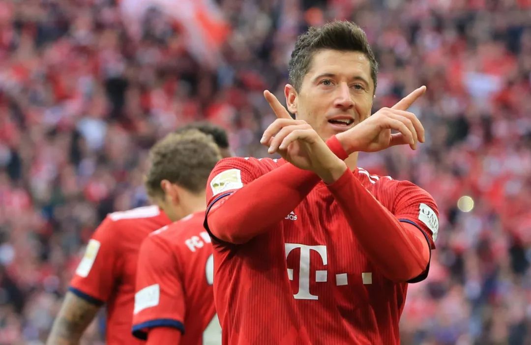 德国横扫秘鲁,格纳布里制霸全场 德国横扫秘鲁,格纳布里制霸全场