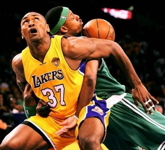 豪门对决！篮球上演世纪大战