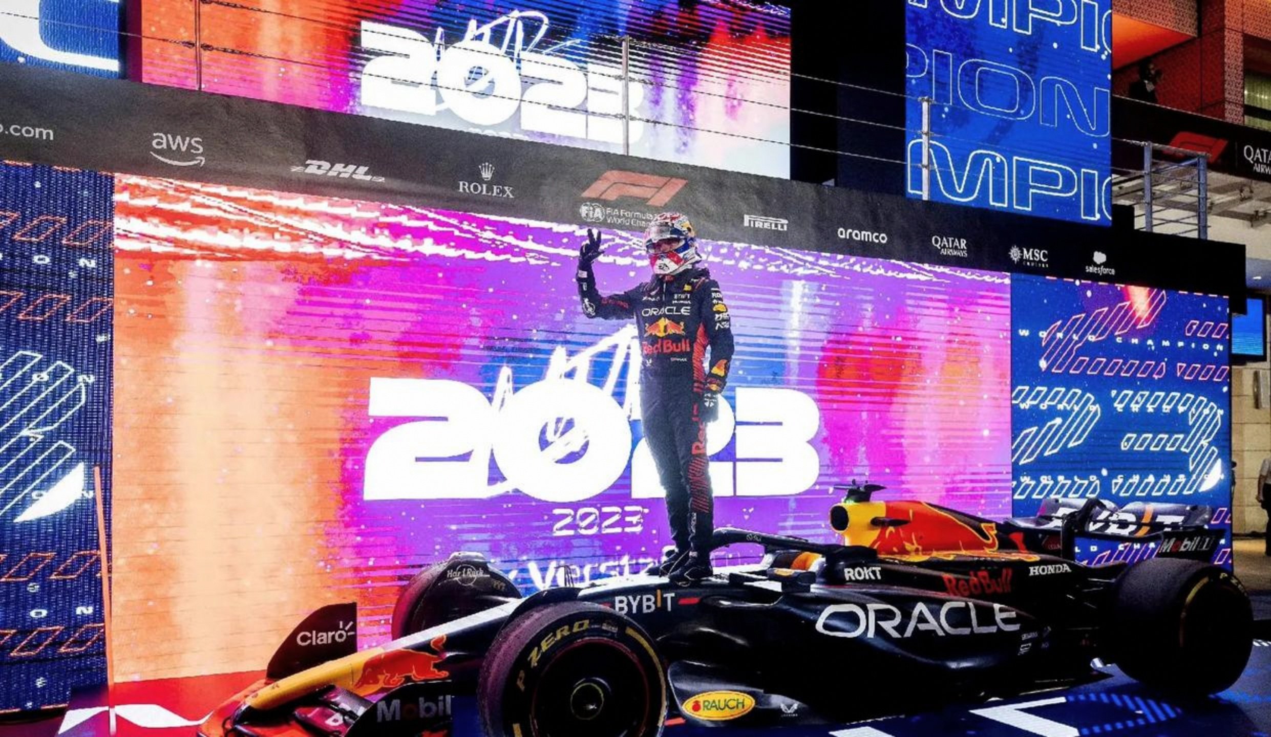 红牛车队碾压法拉利，佩雷兹高光表现