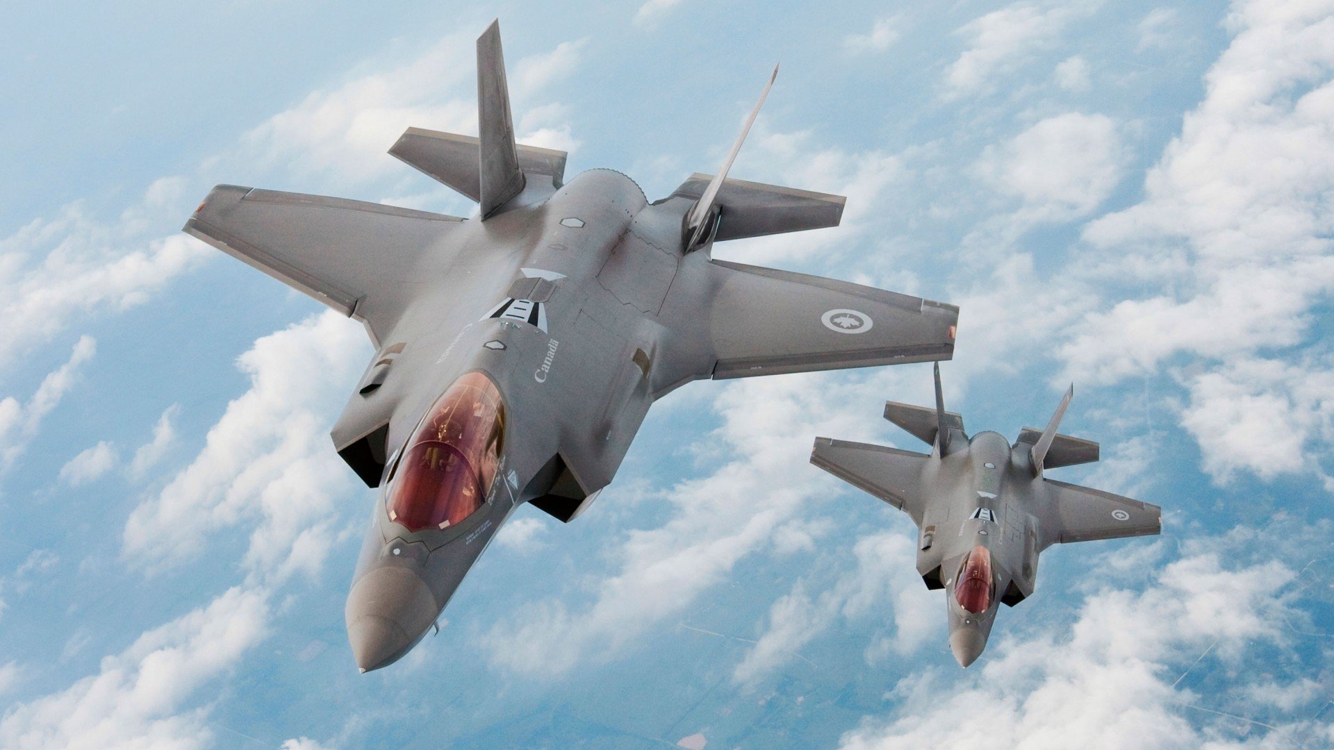 新秩序崛起,红牛如何用微小暴动击碎梅赛德斯王朝,塞恩斯又何以成为那柄最锋利的矛?