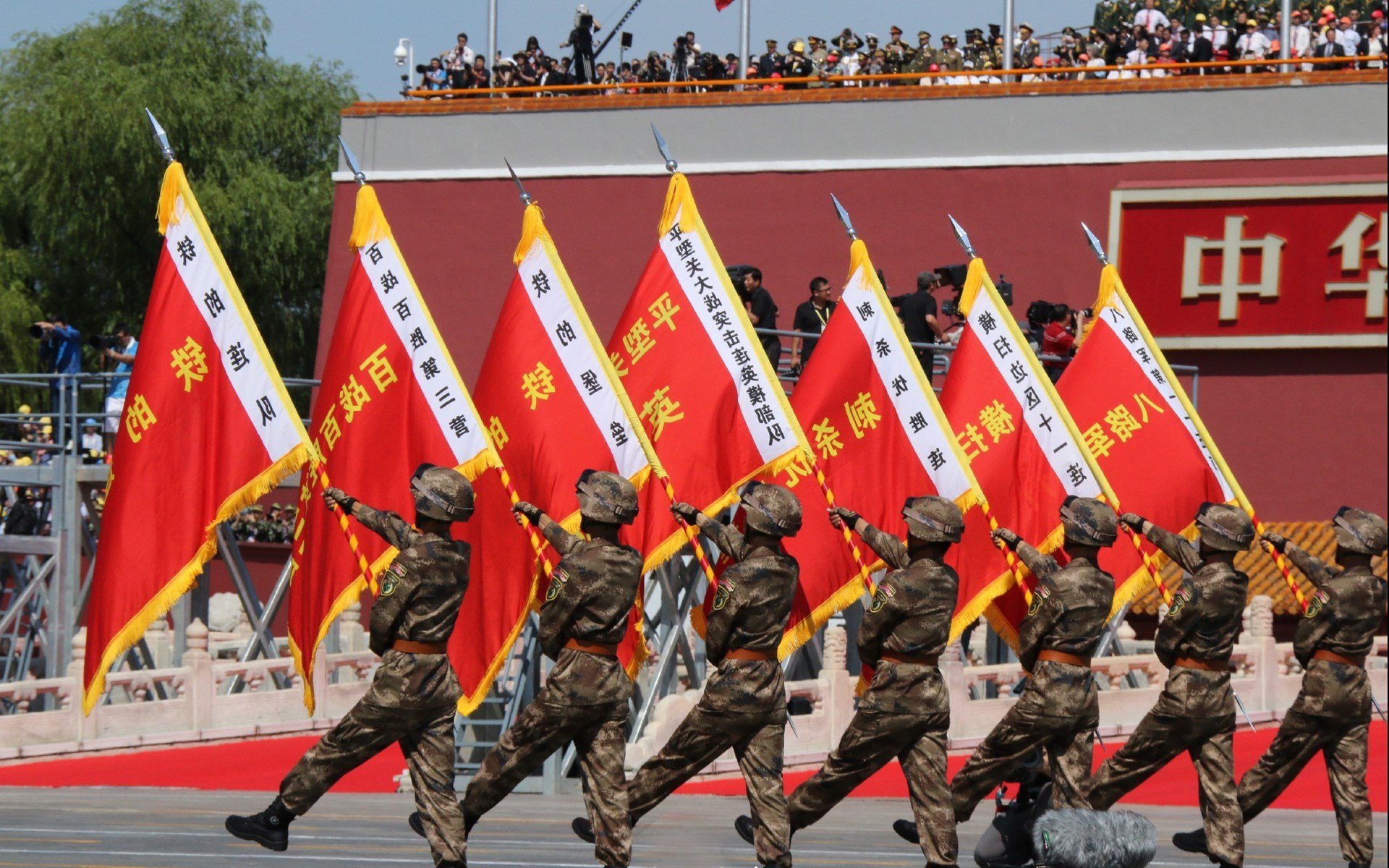 撕裂骑士防线的致命一击，利拉德再现关键先生本色