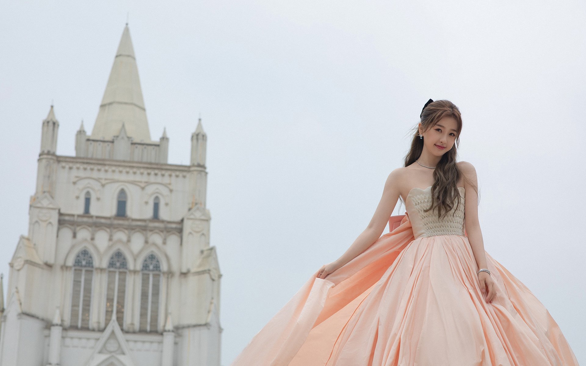 当北非风暴遇见中场魔法，足球世界的两极启示